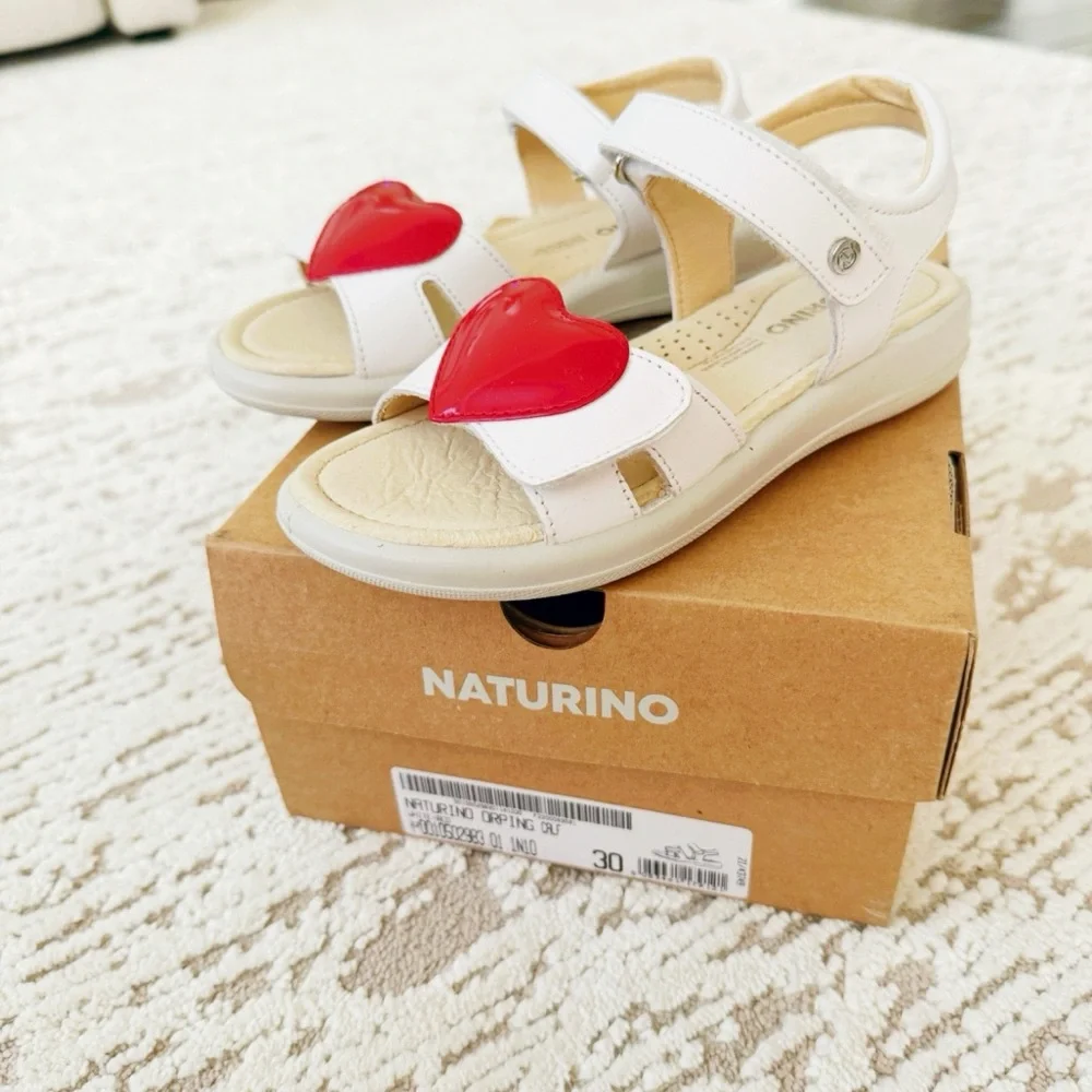 Naturino Velcro sandals with heart ♥️